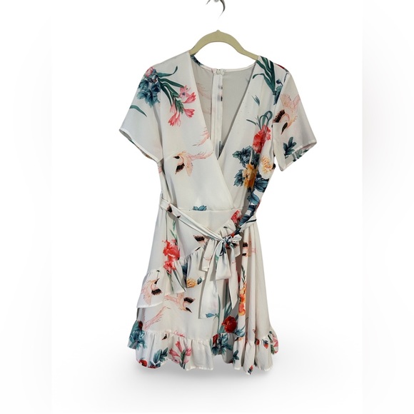 Dresses | White Birds Of Paradise Print With Frills And Ribbon | Poshmark